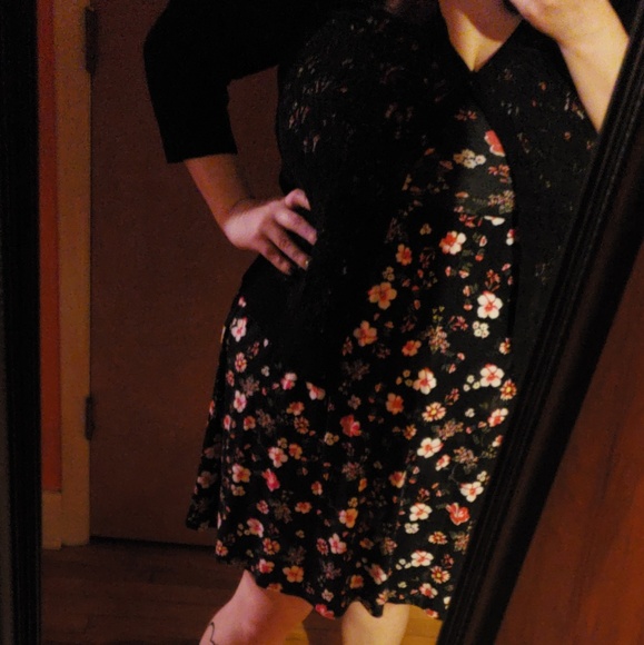 Meet your Posher, Amanda - Picture 2 of 2